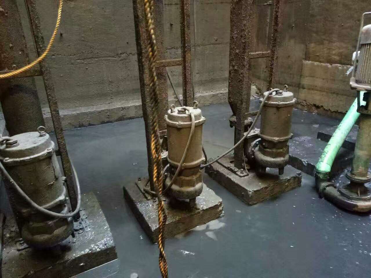 宜君污水池清理