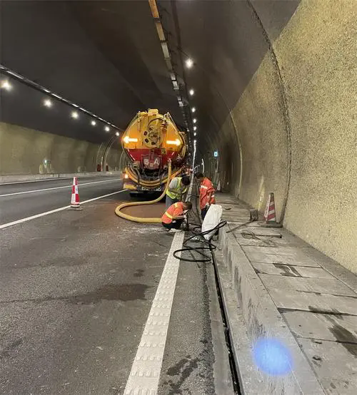 宜君隧道排水渠清淤